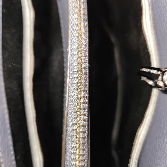 NWT! Henri bendel riverside carryall gray leather Satchel with buckle - Picture 7 of 10